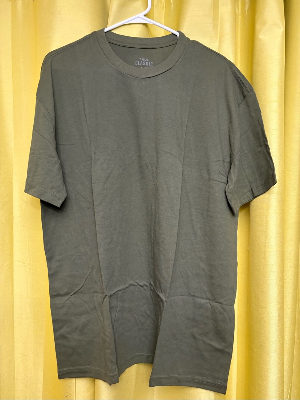 True Classic Men's Crew Neck T-Shirt in Olive